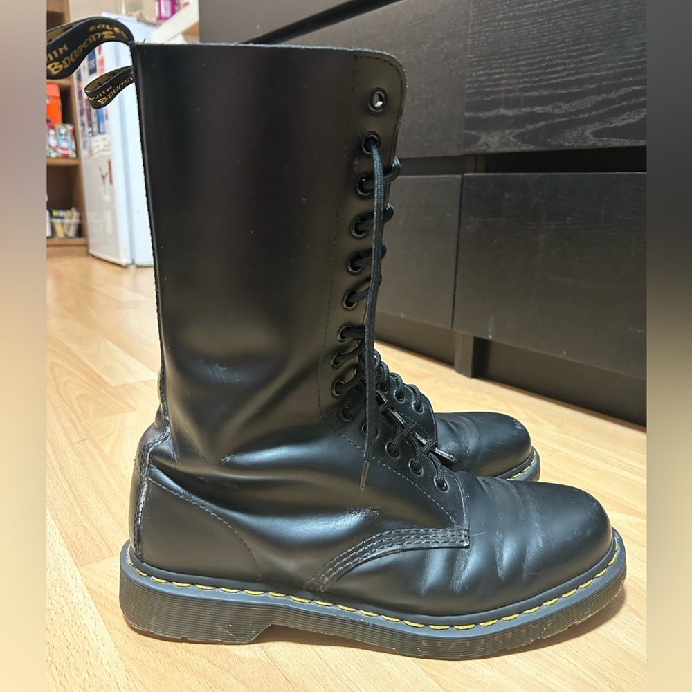 Dr. Martens Mens Size 11 Combat Boots Black 14 Eye Mid Calf Lace Up